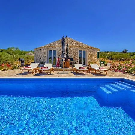 Mindful Escape-luxury Mirce