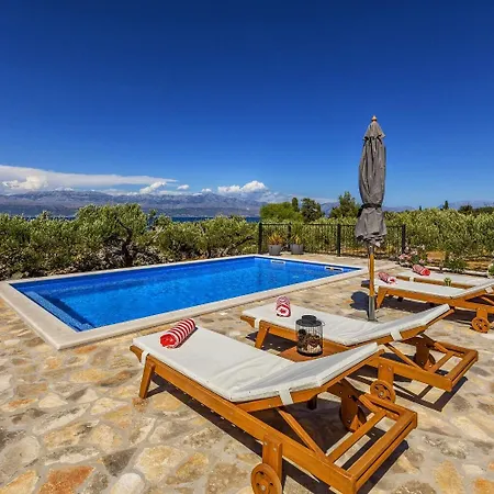 Mindful Escape-luxury Mirce