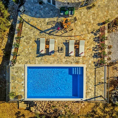 Mindful Escape-luxury Nyaraló Mirce